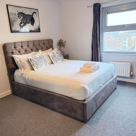 London Luxury Holiday Home B ภายนอก รูปภาพ