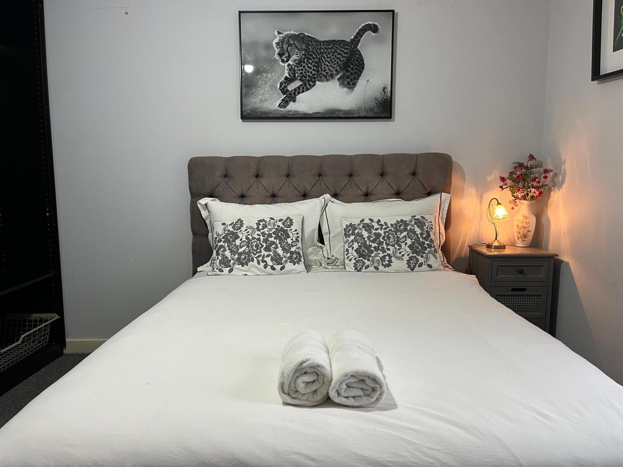 London Luxury Holiday Home B ภายนอก รูปภาพ