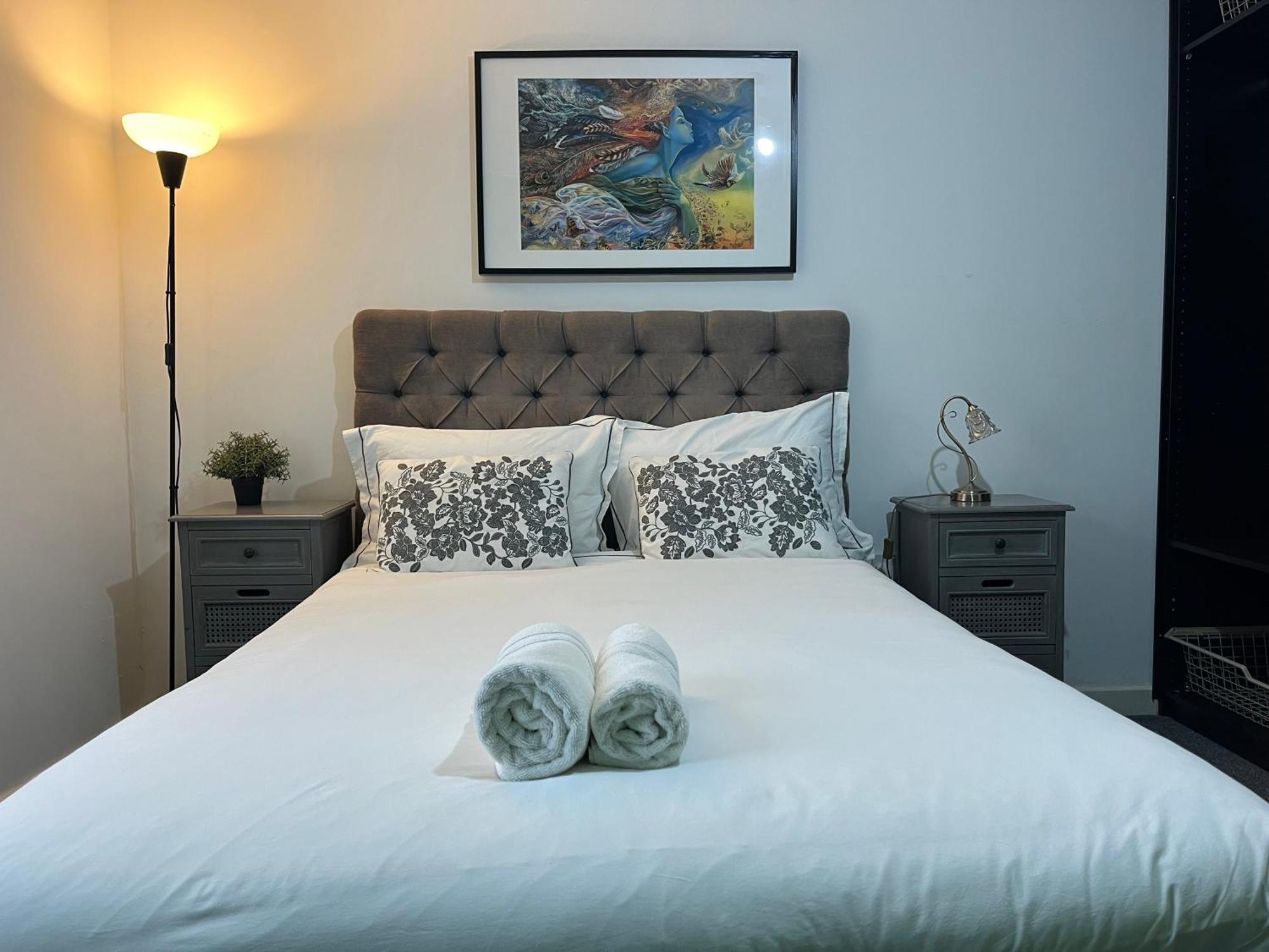 London Luxury Holiday Home B ภายนอก รูปภาพ