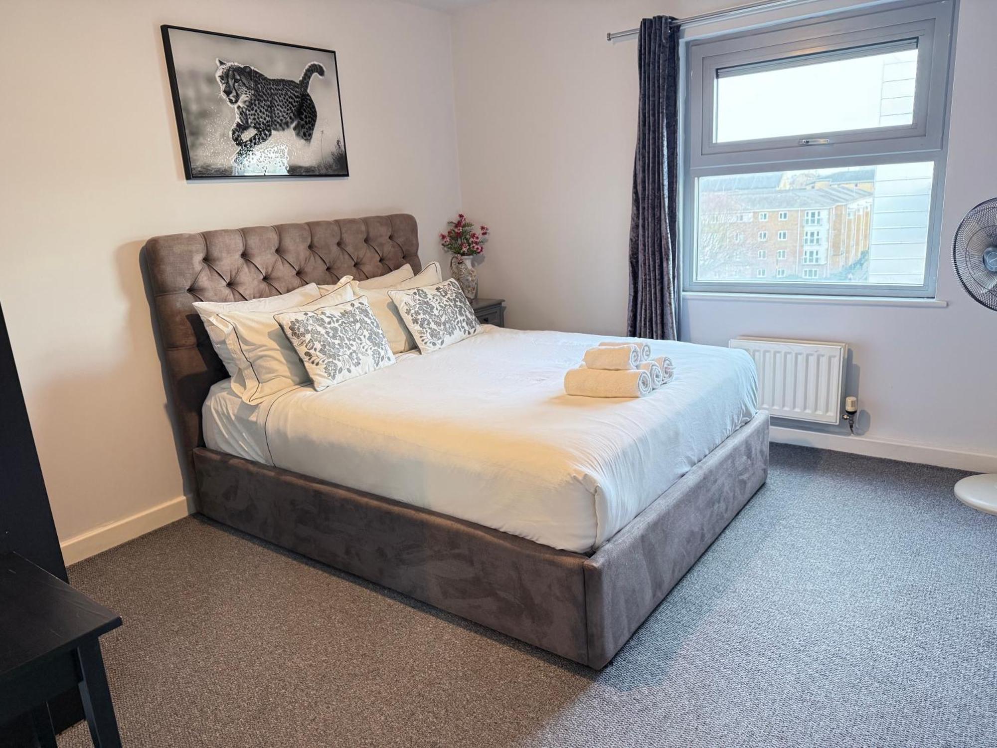 London Luxury Holiday Home B ภายนอก รูปภาพ