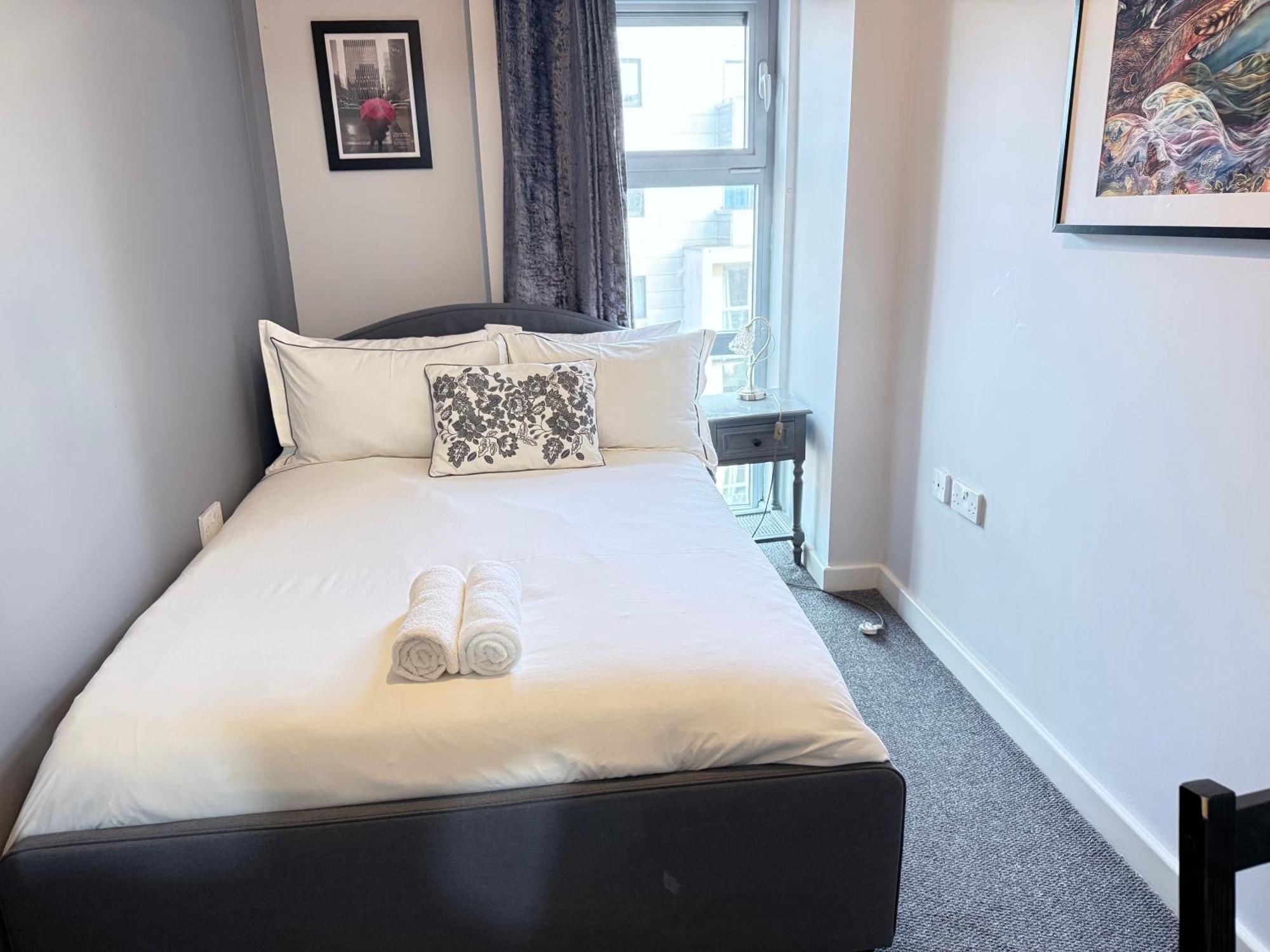 London Luxury Holiday Home B ภายนอก รูปภาพ
